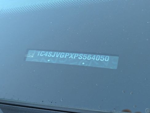 Used 2023 Jeep Grand Wagoneer Series III w/ Rear Seat Video Group 1 image 8