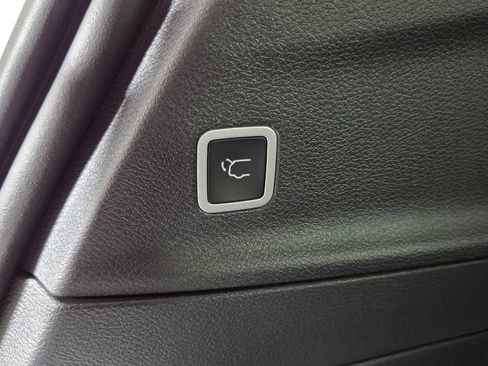 New 2025 Chrysler Pacifica Select w/ Fav Edition Package FWD image 11