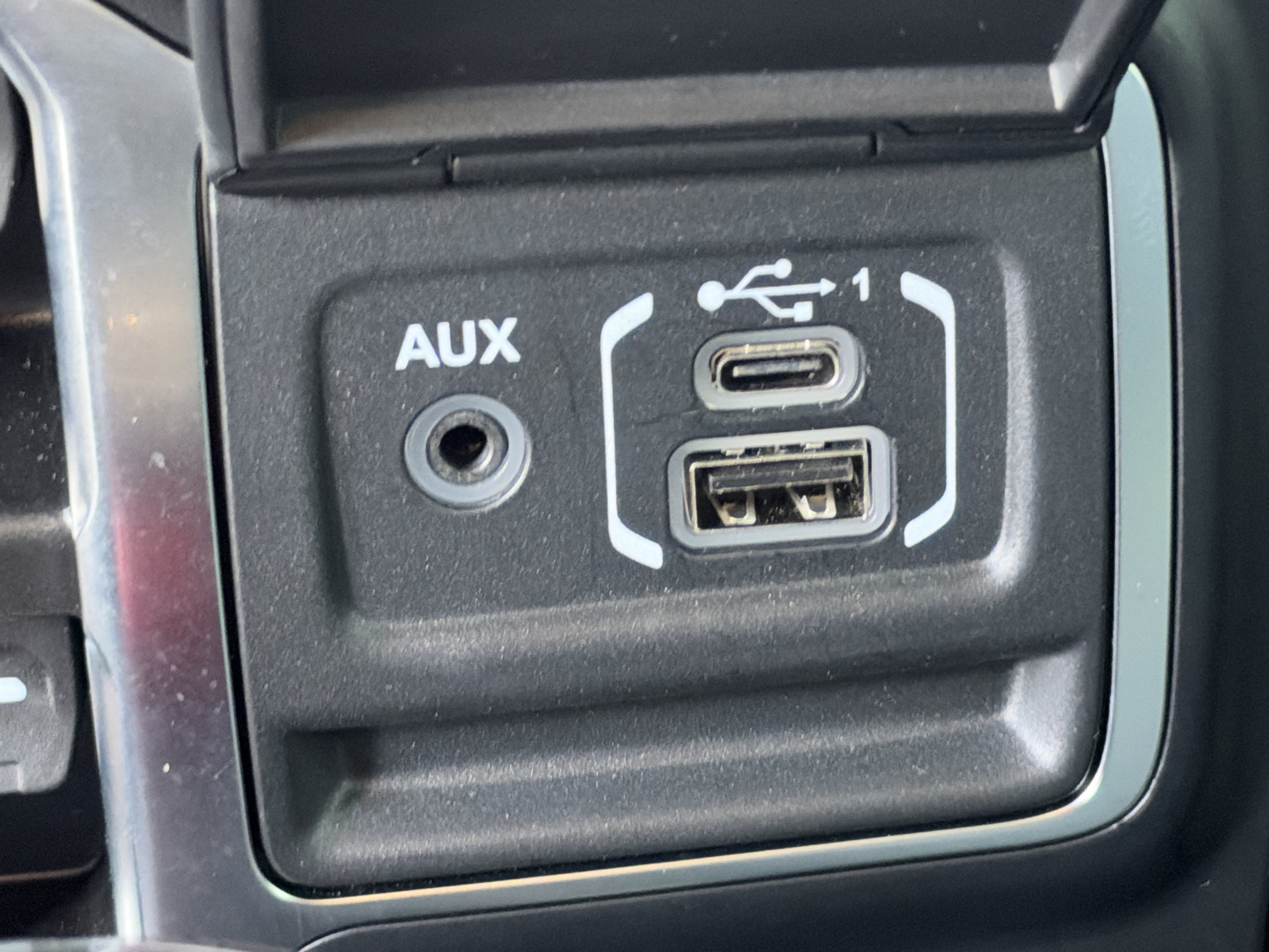Used 2024 Jeep Gladiator Mojave AWD/4WD image 37