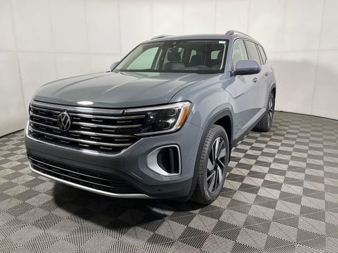 New 2026 Volkswagen Atlas SEL image 4
