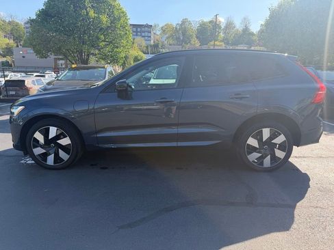 Used 2024 Volvo XC60 T8 Plus w/ Protection Package Premier AWD/4WD image 3