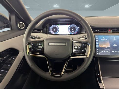 Certified 2026 Land Rover Range Rover Evoque Dynamic SE image 16