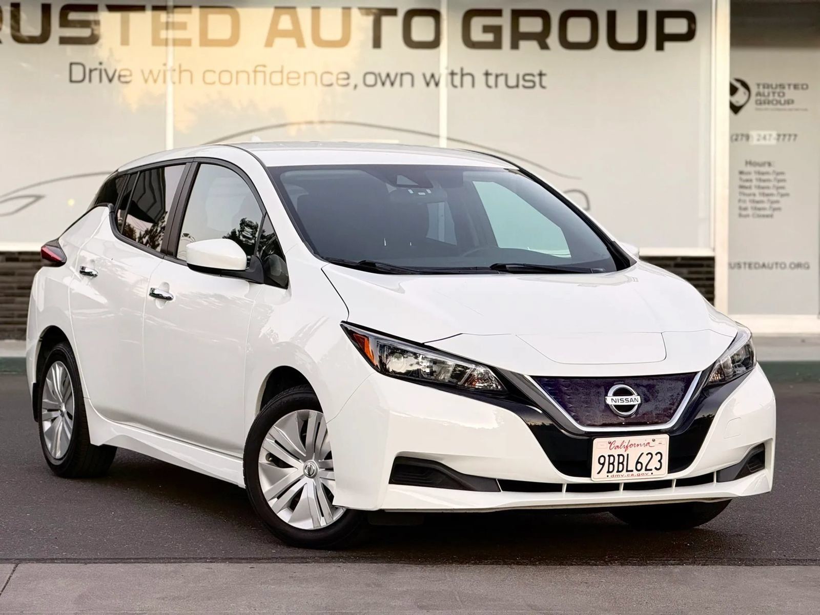 Used 2022 Nissan Leaf S FWD image 3