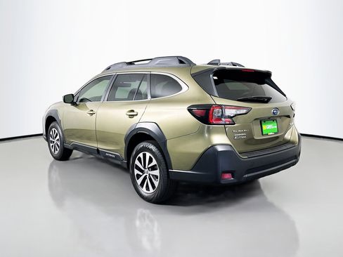 Used 2025 Subaru Outback Premium AWD/4WD image 7