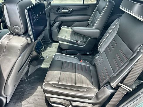New 2026 GMC Yukon AT4 Ultimate w/ LPO, Floor Liner Package AWD/4WD image 16