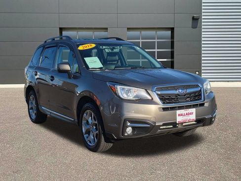 Used 2018 Subaru Forester 2.5i Touring AWD/4WD image 3