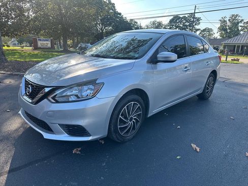 Used 2016 Nissan Sentra SV FWD image 2