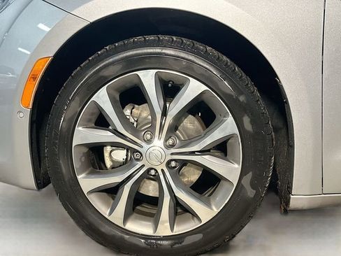 Used 2017 Chrysler Pacifica Limited w/ Advanced Safetytec Group image 34