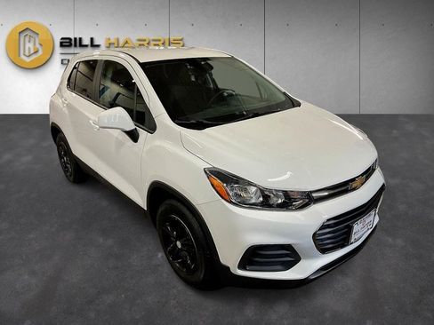 Used 2020 Chevrolet Trax LS w/ Tint and Cruise Package image 8