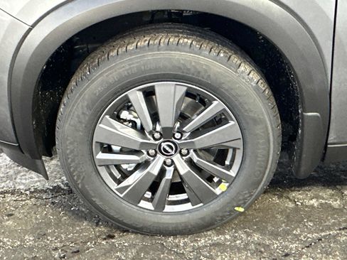 New 2025 Nissan Pathfinder SV w/ SV Premium Package image 10