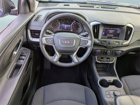 Used 2023 GMC Terrain SLE w/ Driver Convenience Package image 17