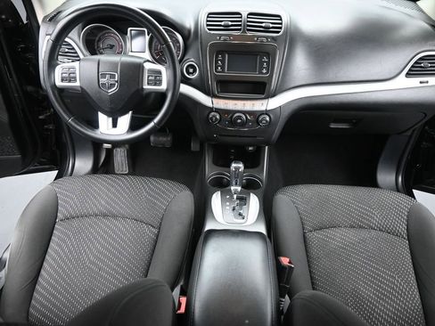 Used 2017 Dodge Journey SE w/ Flexible Seating Group image 25