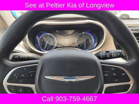 Used 2020 Chrysler Voyager Lxi FWD image 30
