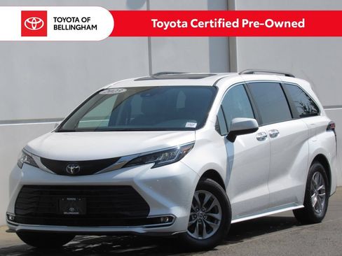 Used 2023 Toyota Sienna XLE w/ XLE Plus Package AWD/4WD image 1