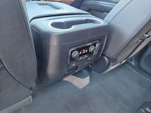 Used 2021 Chevrolet Tahoe Z71 image 17