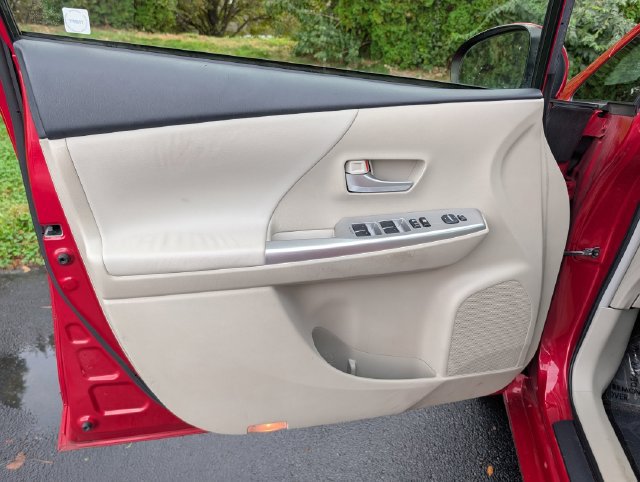 Used 2014 Toyota Prius V Five FWD image 26