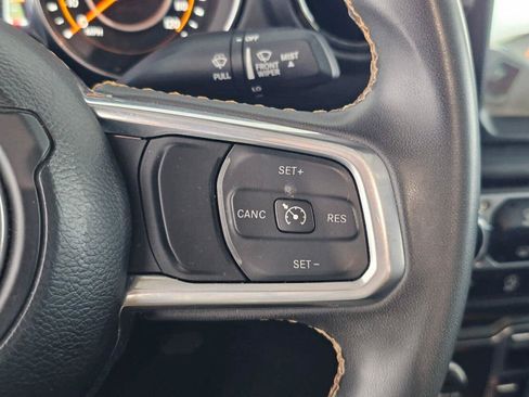 Used 2023 Jeep Gladiator Overland AWD/4WD image 30