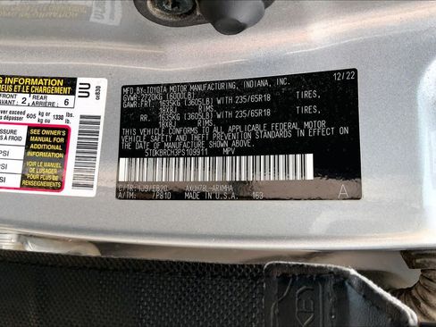 Used 2023 Toyota Highlander XLE AWD/4WD image 37