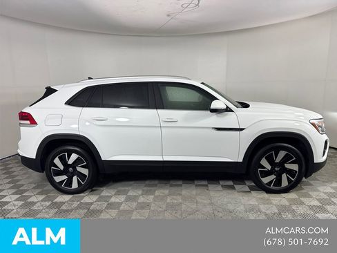 Used 2025 Volkswagen Atlas Cross Sport SE FWD image 5