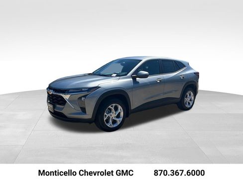 New 2026 Chevrolet Trax LS w/ LS Convenience Package FWD image 7