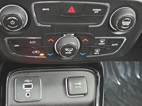 Used 2021 Jeep Compass Altitude image 22