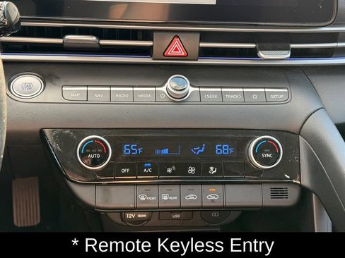 Certified 2024 Hyundai Elantra SEL FWD image 23