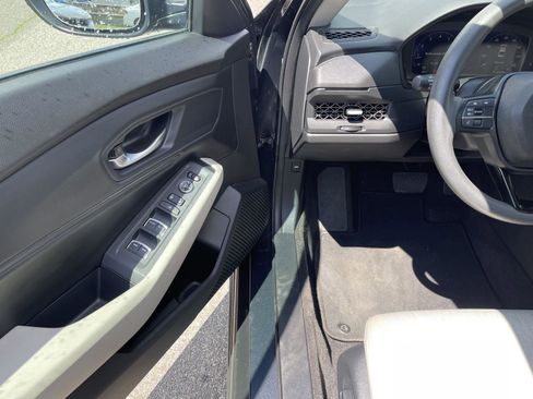 Used 2023 Honda Accord EX image 2