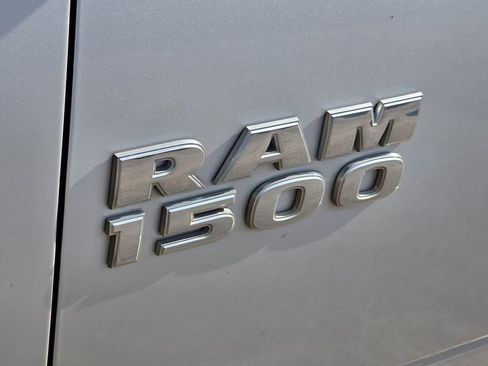 Used 2016 RAM 1500 Express RWD image 5