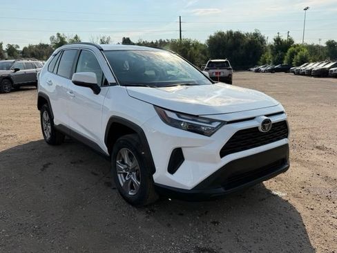 Used 2025 Toyota RAV4 XLE FWD image 7