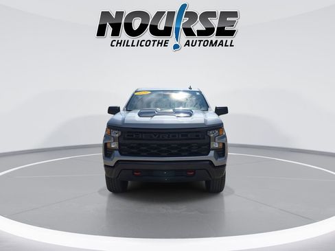 Used 2024 Chevrolet Silverado 1500 Custom Trail Boss w/ LPO, Dark Essentials Package AWD/4WD image 3
