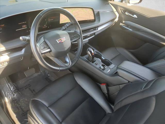 Used 2025 Cadillac XT4 Premium Luxury FWD image 9