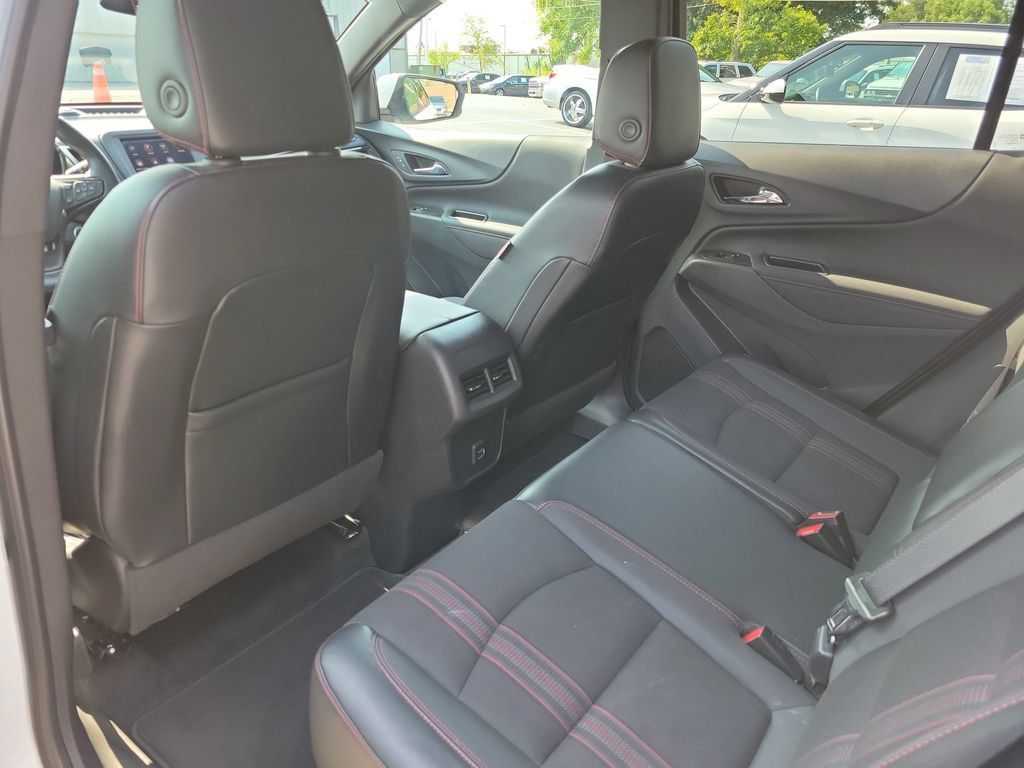 Used 2023 Chevrolet Equinox RS FWD image 17