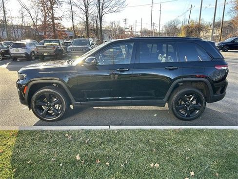 Certified 2023 Jeep Grand Cherokee Altitude image 5