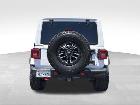 Used 2024 Jeep Wrangler Unlimited Rubicon AWD/4WD image 9