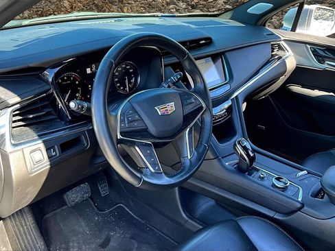 Used 2020 Cadillac XT5 Premium Luxury image 12