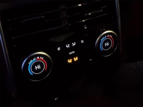 Used 2025 Land Rover Range Rover Autobiography image 29