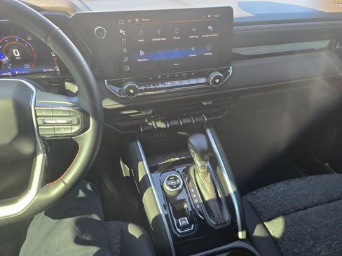 Used 2023 Chevrolet Colorado Z71 w/ Z71 Convenience Package 2 image 9