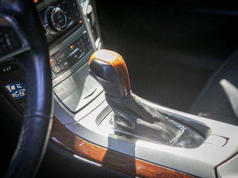 Used 2010 Cadillac CTS Premium image 32