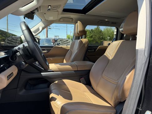 Certified 2025 INFINITI QX80 Sensory image 12