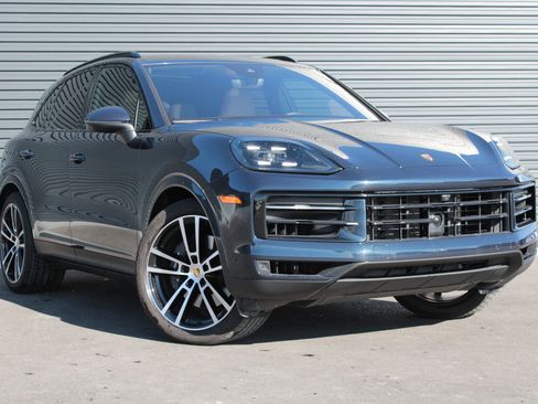Used 2024 Porsche Cayenne image 7