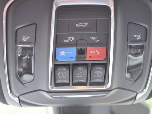 New 2026 Jeep Grand Cherokee Limited AWD/4WD image 32