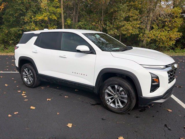 Used 2026 Chevrolet Equinox LT FWD image 8