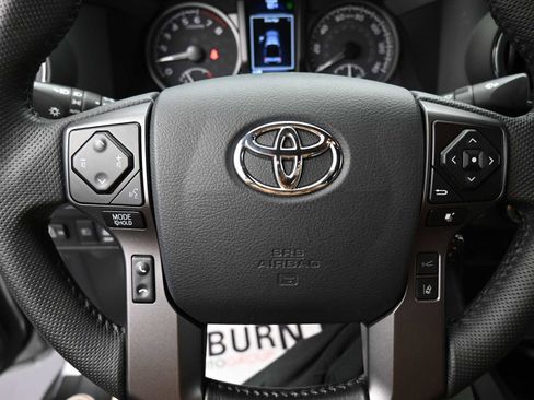 Used 2023 Toyota Tacoma TRD Off-Road image 6