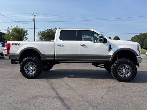 Used 2018 Ford F350 King Ranch w/ King Ranch Ultimate Package AWD/4WD image 3