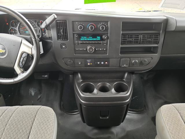 Used 2017 Chevrolet Express 2500 RWD image 18