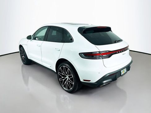 Certified 2026 Porsche Macan image 3