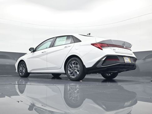 New 2025 Hyundai Elantra Blue image 19