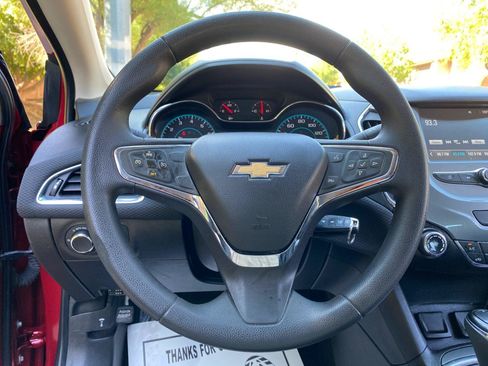 Used 2018 Chevrolet Cruze LT FWD image 46