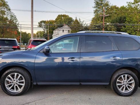 Used 2015 Nissan Pathfinder SV w/ Cargo Package image 8
