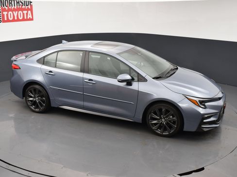 Used 2024 Toyota Corolla SE w/ SE Premium Package FWD image 22